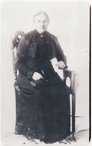 B001